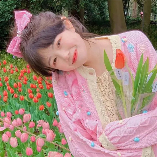 唯美清新真人郁金香女生头像图片