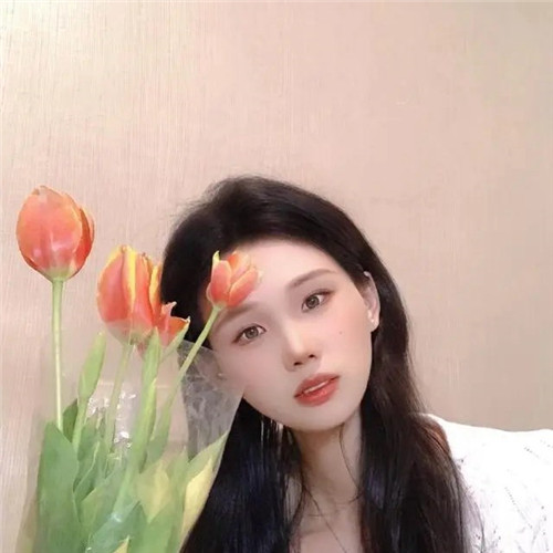 唯美清新真人郁金香女生头像图片