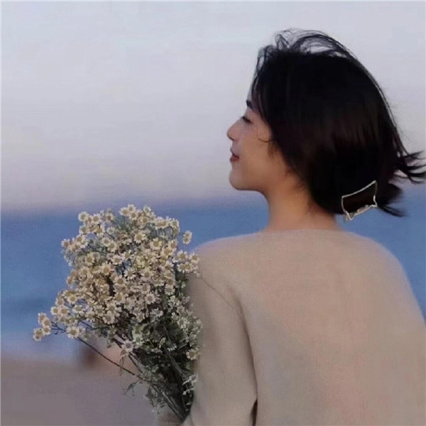 高级女生微信头像自由洒脱图片