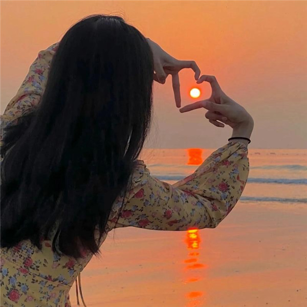 高级女生微信头像自由洒脱图片