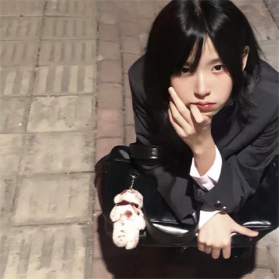 新颖女生微信头像真人