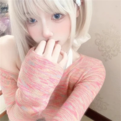 新颖女生微信头像真人