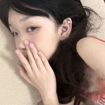 新颖女生微信头像真人