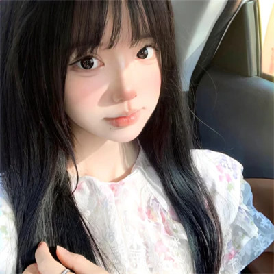 新颖女生微信头像真人