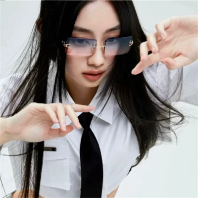 2025最新最热女生微信头像真人