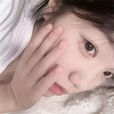 2025年头像女生单人真人