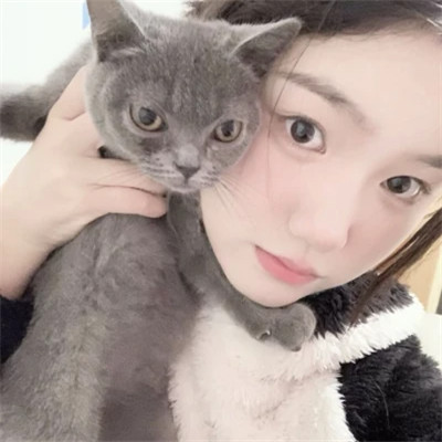 2025年头像女生单人真人