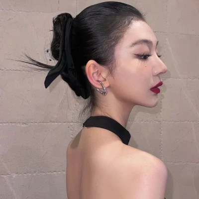 非主流新生代女生真人头像