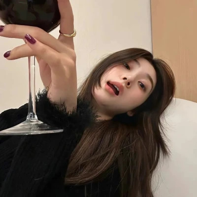 非主流新生代女生真人头像