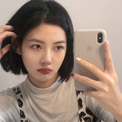 个性超酷！女生微信头像图片推荐