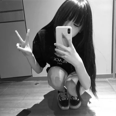 真人美女头像少女黑白