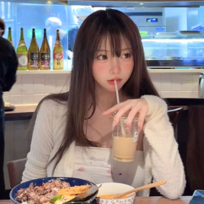 迷人的真人少女头像