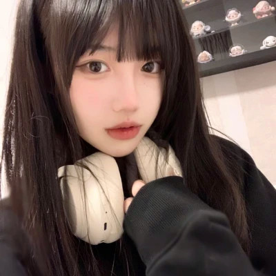 迷人的真人少女头像