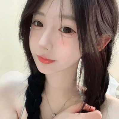 迷人的真人少女头像