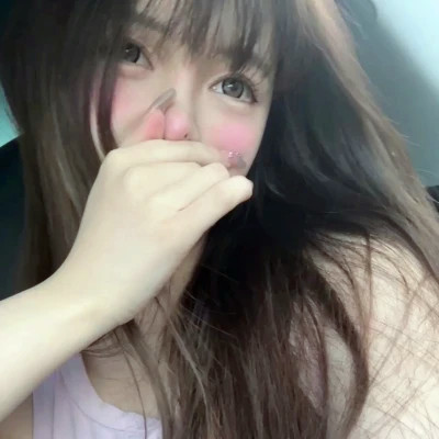 迷人的真人少女头像