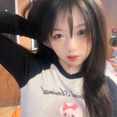 迷人的真人少女头像