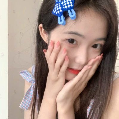妩媚多姿的真人少女头像