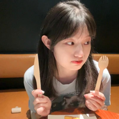 妩媚多姿的真人少女头像