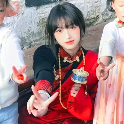 妩媚多姿的真人少女头像