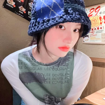 妩媚多姿的真人少女头像