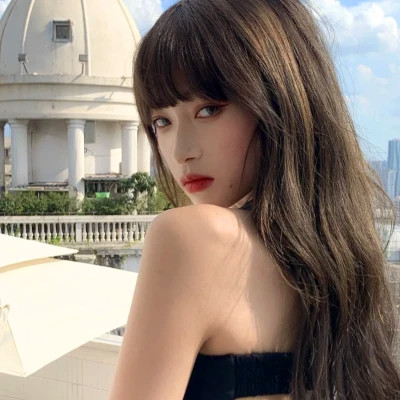 妩媚多姿的真人少女头像