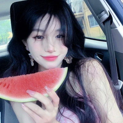 妩媚多姿的真人少女头像