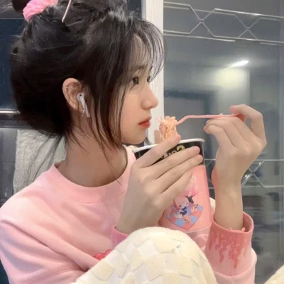 青春洋溢的真人少女头像
