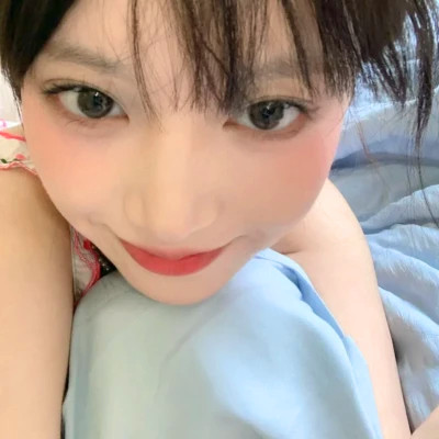青春洋溢的真人少女头像