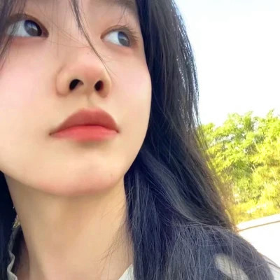 青春洋溢的真人少女头像