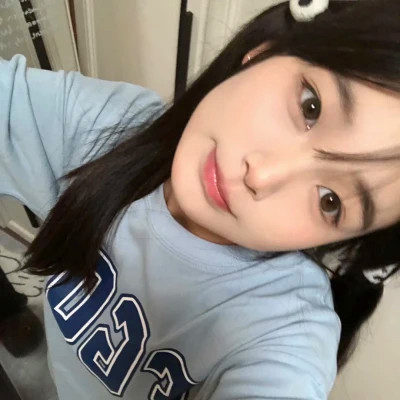 青春洋溢的真人少女头像
