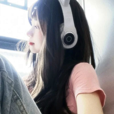 青春洋溢的真人少女头像