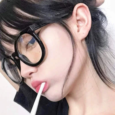 神仙般的真人少女头像
