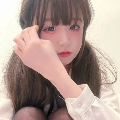 神仙般的真人少女头像