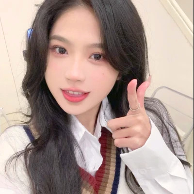 大气优雅的真人少女头像