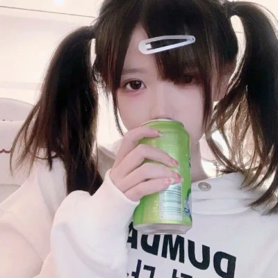 大气优雅的真人少女头像