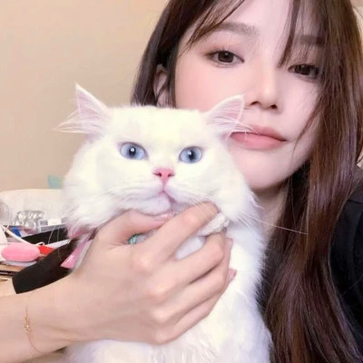 大气优雅的真人少女头像