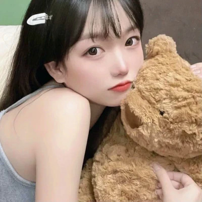 大气优雅的真人少女头像
