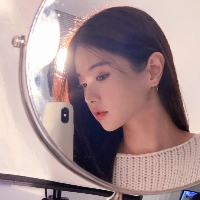 大气优雅的真人少女头像