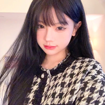 大气优雅的真人少女头像