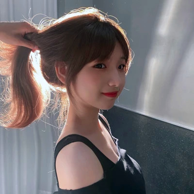 独一无二的青春女生头像