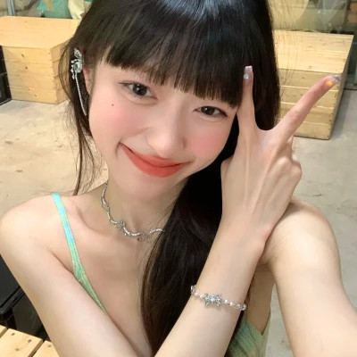 与众不同的精美少女头像