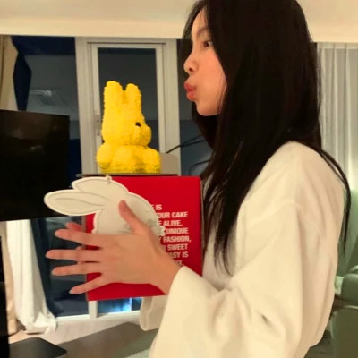 精美的高清少女头像
