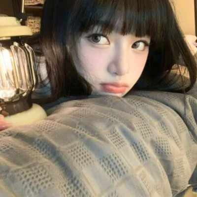 2025最新的真人女生微信头像图片