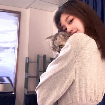 温柔可人的高清少女头像