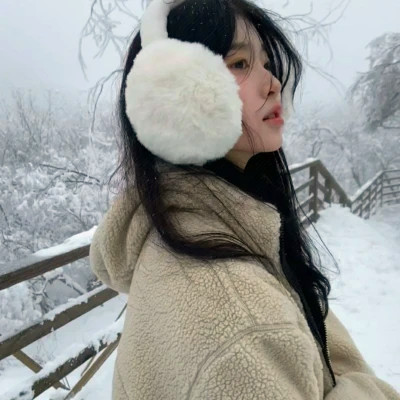 气质高雅的高清少女头像