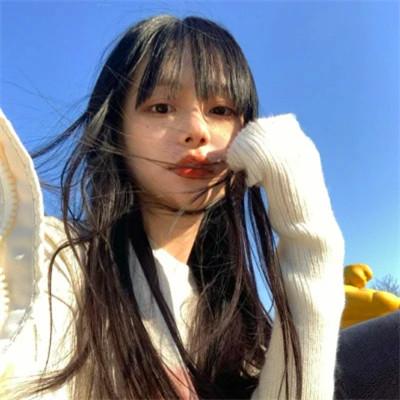 气质高雅的高清少女头像