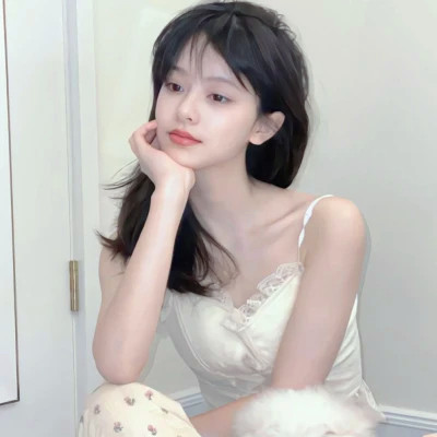 气质高雅的高清少女头像