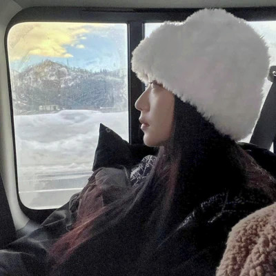 气质高雅的高清少女头像