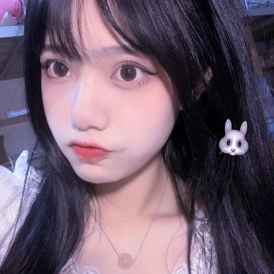 与众不同的真人女生头像