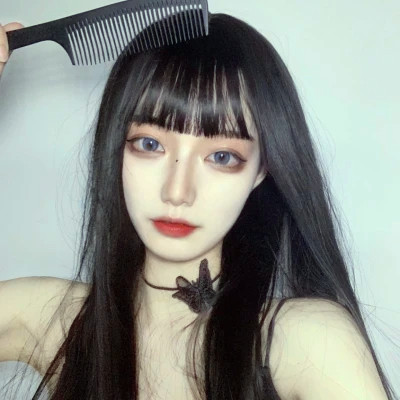 与众不同的真人女生头像